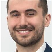 Privater Englischlehrer bietet Online- und Essener Nachhilfe an.