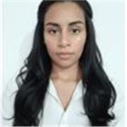 Profesora de apoyo escolar especializada en clases para niños de primaria forma virtual