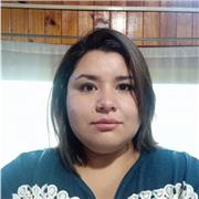 Profesora de cocina enseña técnicas de cocina necesarias para el conocimiento en el mundo del sabor