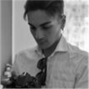 Il mio approccio si basa sull'empatia: mi metto nei panni degli alunni per comprendere le loro sfide e guidarli in un percorso di 