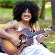 Profesora titulada ofrece clases de música: guitarra, piano, canto, ukelele y lenguaje musical