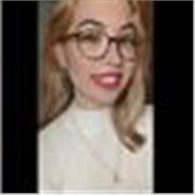 Profesora titulada en Inglés con más de 5 años de experiencia, imparte clases online.