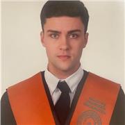 Graduado en Ingeniería Informática que da clases de programación en Java y C