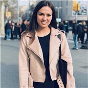 Profesora de biología apta para alumnos hasta ESO