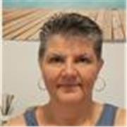Profesora nativa (británica) con años de experiencia enseñando inglés a todos los edades. Especializada exámenes de Cambridge
