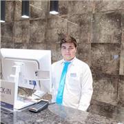 Estudiante de turismo, aun estudiando y con buen nivel de inglés, me saque hace poco el B2 en inglés y sigo estudiándolo.