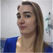 Graduada en biotecnología y con C1 de Cambridge da clases de biología, física y química, e inglés adaptadas al nivel del alumno