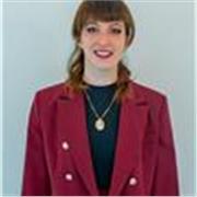 Studentessa magistrale laureata in Scienze dell'educazione impartisce lezioni a studenti delle elementari, delle superiori e dell'università. 
