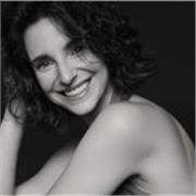 Arquitecto/Actriz amante de los idiomas. Soy de Venezuela pero viví 10 años en LA California y tengo un inglés maravilloso. 