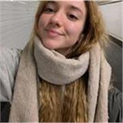 Profesora de saxofón y piano y teoría musical, también educación infantil y primaria, trato mucho con niños