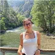 Estudiante de 4o de bioquímica y biología molecular, llevó 3 años dando clases. Desde primaria hasta bachillerato (y bioquímica)