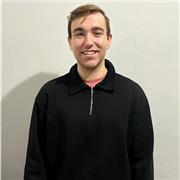 Profesor de Historia, con conocimientos además en Historia del Arte, Filosofía, Geografía, Lengua Castellana y Literatura