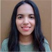 La profesora de Lengua Castellana y Literatura, imparte con los niños de todas la edades