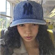 Professeur de danse. Donne des cours de danse hiphop tout niveaux sur Paris