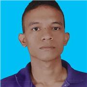 Profesor particular da clases a jovenes para que aprendan el idioma español