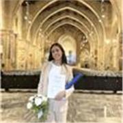 laureata in lettere classiche, esperienza come docente