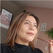 Micropigmentadora y esteticista profesional con entrenamiento Brasil y Colombia