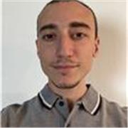 Instructor de Pilates y graduado en Fisioterapia ofrece clases individuales de Pilates o Ejercicio Terapéutico