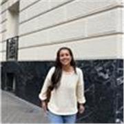 Soy profesora de educación primaria. Llevo ejerciendo mucho, dando clases particulares. 
Este año soy profesora en un academia