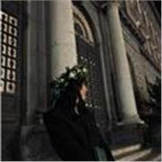 Laureata magistrale in Scienze Filosofiche, si rende disponibile per ripetizioni e lezioni di Filosofia e discipline umanistiche