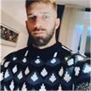 Laureato in giurisprudenza e criminologia con lode, offre ripetizioni di diritto ed economia