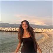 Profesora de Matemáticas que imparte clases de todas las edades en castellano y catalán. También puedo hacer clases de Inglés