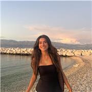 Profesora de Matemáticas que imparte clases de todas las edades en castellano y catalán. También puedo hacer clases de Inglés