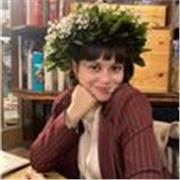 Offro lezioni private a ragazzi e adulti, a partire dalle scuole medie fino all'università e oltre.