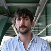 Giornalista e insegnante di scrittura per imparare l'italiano standard