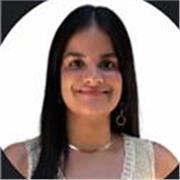 Profesora atenta, responsable y divertida. Nivel C2 Cambridge. Tengo 4 años de experiencia como profesora de inglés.