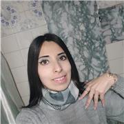 Profesor de ungles imparte clases a niños, adolescentes y adultos