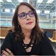 Profesora de español para extranjeros e hispanohablantes, paciente y enfocada en la enseñanza personalizada de cada estudiante