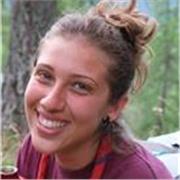 laureata in Scienze Internazionali impartisce lezioni di lingua italiana, inglese e spagnolo
