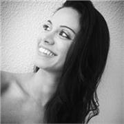 Pratica Pilates con me :) con lezioni individuali o con piccoli gruppi sempre diverse e stimolanti! Solo Donne