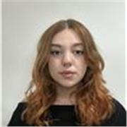 Profesora de Lengua castellana y literatura, entre muchas otras disciplinas para todas las edades.