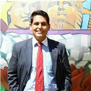 Licenciado en Teología con experiencia en docencia a niños.