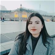 Hola, soy licenciada en español, inglés y francés, tengo 3 años de experiencia como profesora de idiomas, me apasiona la enseñanza y los idiomas