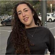 Profesora de clarinete/clases de refuerzo con 15 años de experiencia tocando el instrumento y formación en el conservatorio. 
