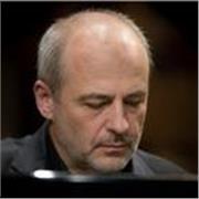 Diplomato in Conservatorio e concertista impartisce lezioni di pianoforte