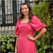 Docente de fisioterapia con experiencia en diversas áreas, enfocada en un aprendizaje dinámico e integral.