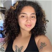 Profesora de Inglés con certificación TESOL y experiencia en clases particulares para niños, adolescentes y adultos