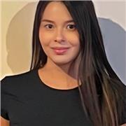 Mujer joven con muchas ganas de enseñar y realizar acompañamiento y cuidado de niños