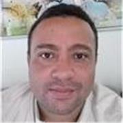 Profesor de informática virtual para estudiantes