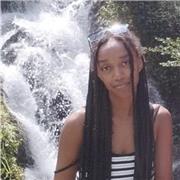 Profesora de inglés con B2 y futuro C1 ofrece clases didácticas en Barcelona, con experiencia con niños de todo tipo.