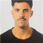 Profesor titulado en CAE, con un año de residencia en el extranjero (Irlanda) y experiencia en proyectos europeos internacionales.