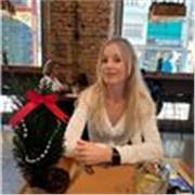 Profesora de francés diplomada de un master en idiomas con experiencia para impartir clases a niños y adultos. 