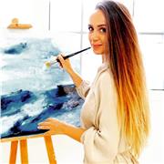 Fotografa professionista con più di 15 anni di insegnamento all'estero, impartisce lezioni private di Fotografia Online