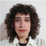 Profesora de Artes Visuales con especialización en pintura y grabado