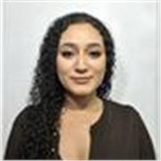Estudiante universitaria, amante de los idiomas y con experiencia en refuerzo para niños y adolescentes.