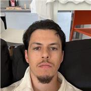 Professeur de français en premier et second degré.